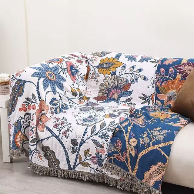 BowLift | Rustic cotton blanket with floral pattern, reversible design