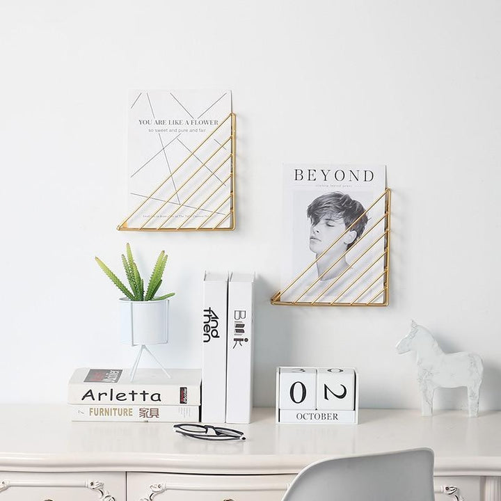 BowLift | Hanging Triangle Magazine Rack