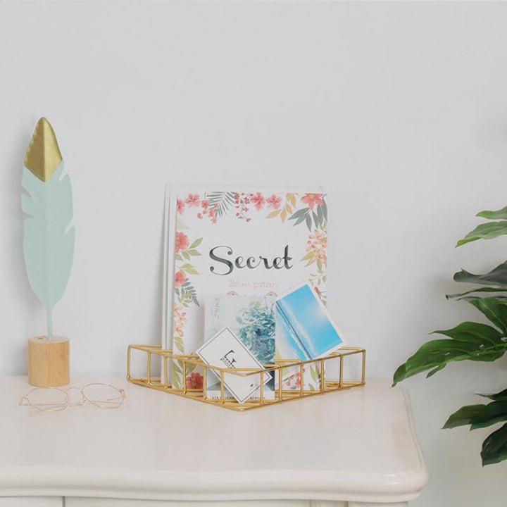 BowLift | Hanging Triangle Magazine Rack