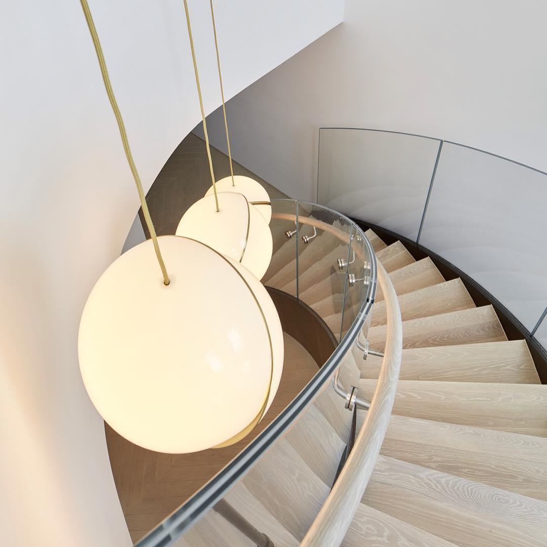 BowLift | CielCourbe Lamp - Luxury Moonlight Pendant Light made of Acrylic and Brass