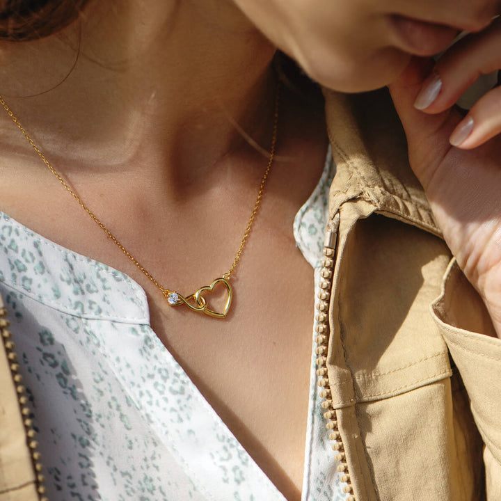HeartBond Necklace – Timeless Jewelry of Connected Love Bowlift