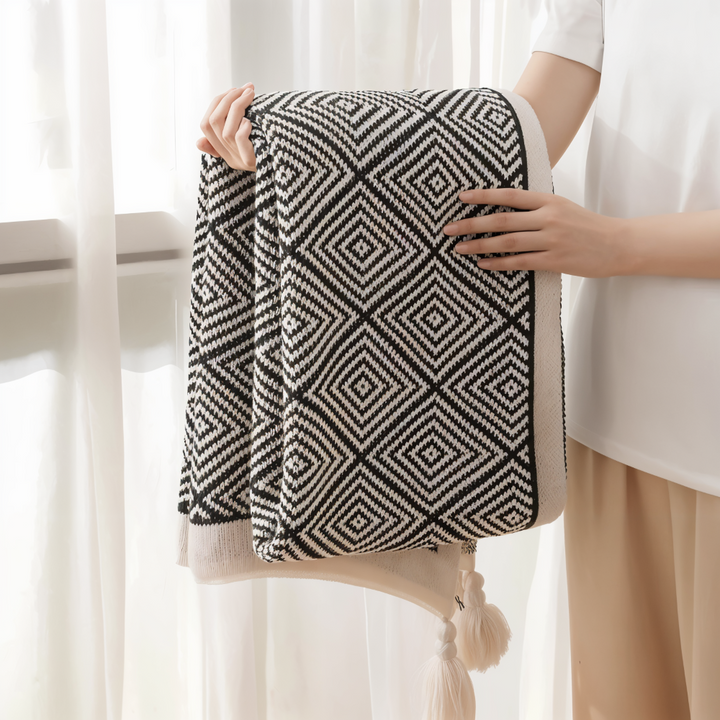 BowLift | GeoComfort Fleece Blankets – Soft, lightweight polyester with modern print