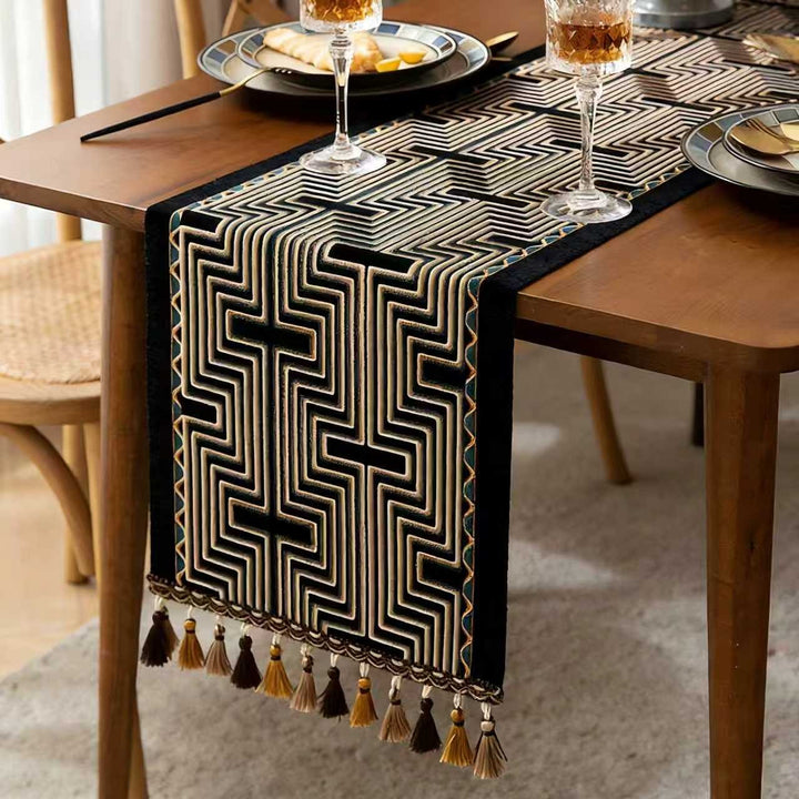 BowLift | European and American - Style Chenille Tablecloth