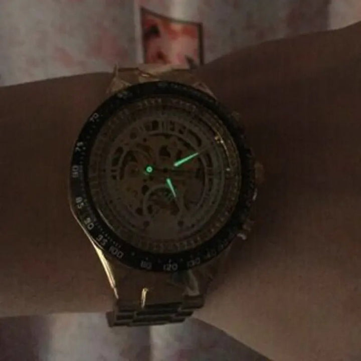 BowLift | Luxurious Mechanical Watch with Golden Shine