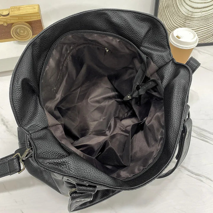 BowLift | Retro-inspired tote bag with smooth faux leather and classic seam detailing
