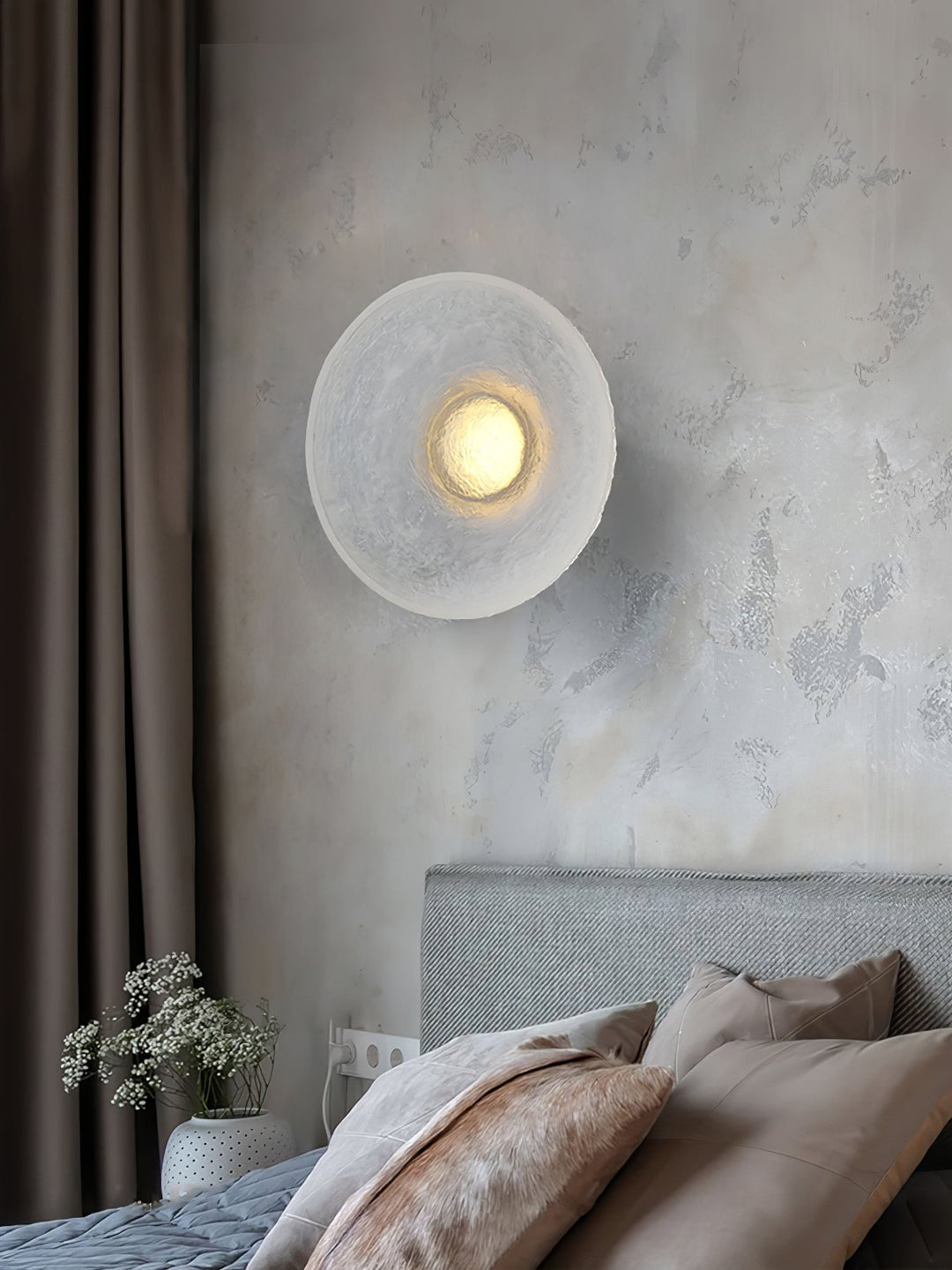 BowLift | Artistic Resin Wall Lamp