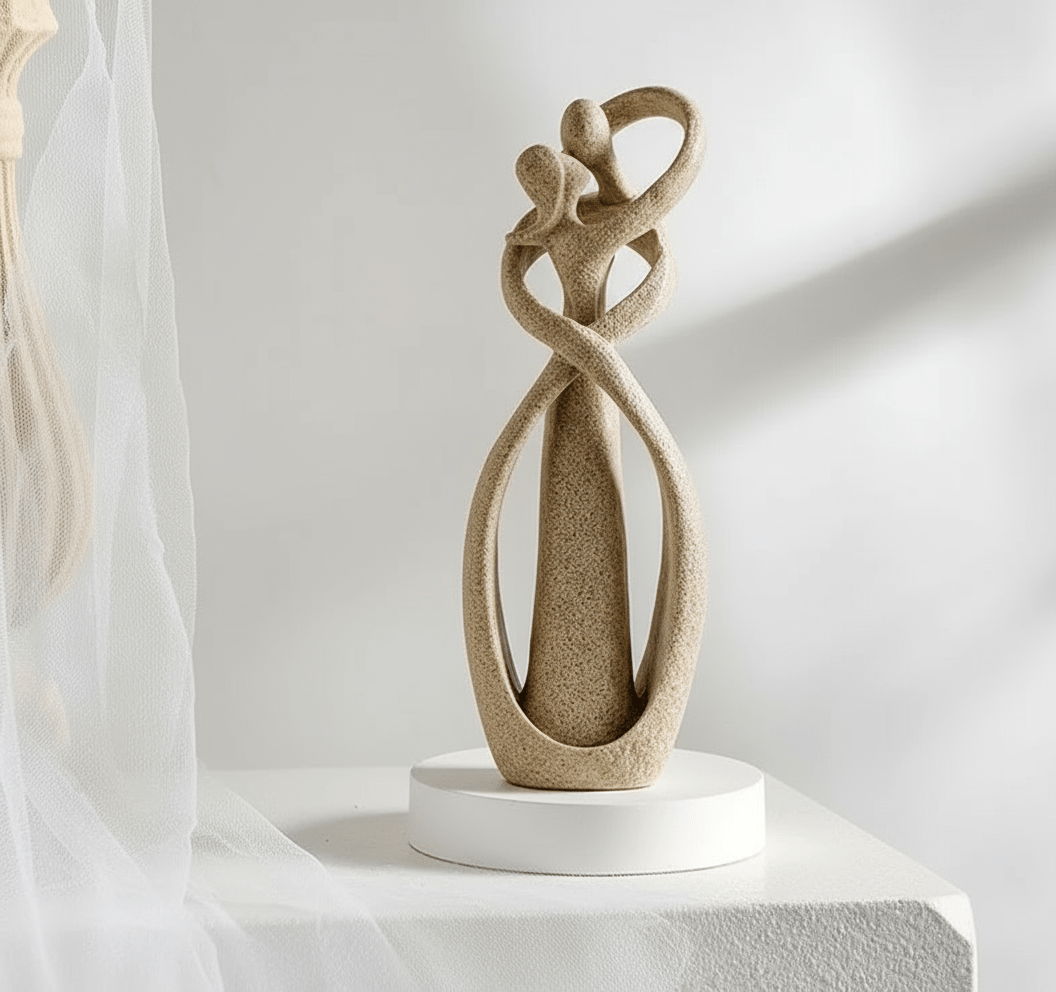 BowLift | Abstract sculpture as a symbol of timeless love