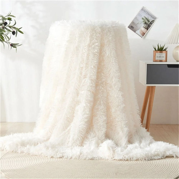 BowLift | Plush Faux Fur Blanket with Silky Touch & Elegant Fall