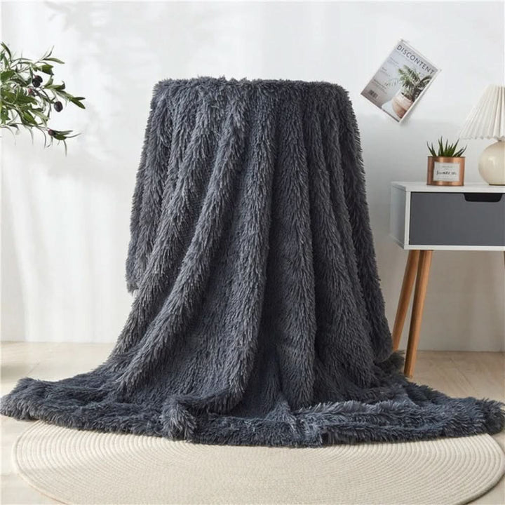BowLift | Plush Faux Fur Blanket with Silky Touch & Elegant Fall