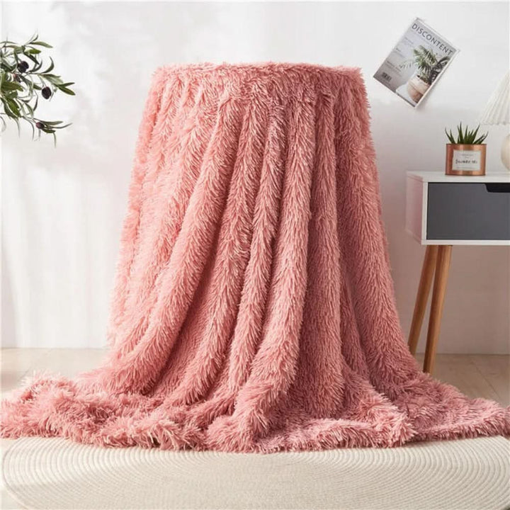 BowLift | Plush Faux Fur Blanket with Silky Touch & Elegant Fall