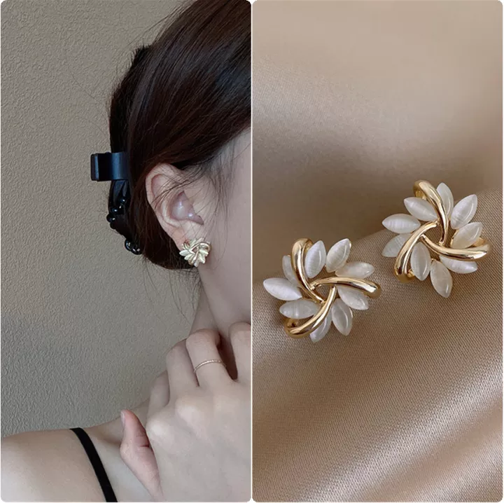 Chic Opal Floral Stud Earrings Bowlift