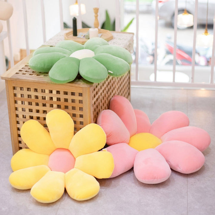 Fluffy Daisy Cushion | Bowlift