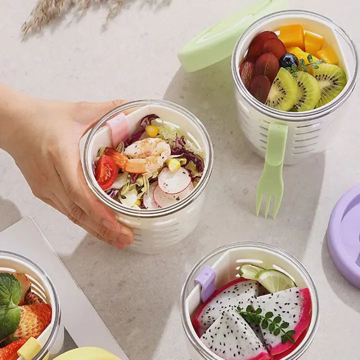 BowLift | Fruit cup with sieve & fork – Leak-proof