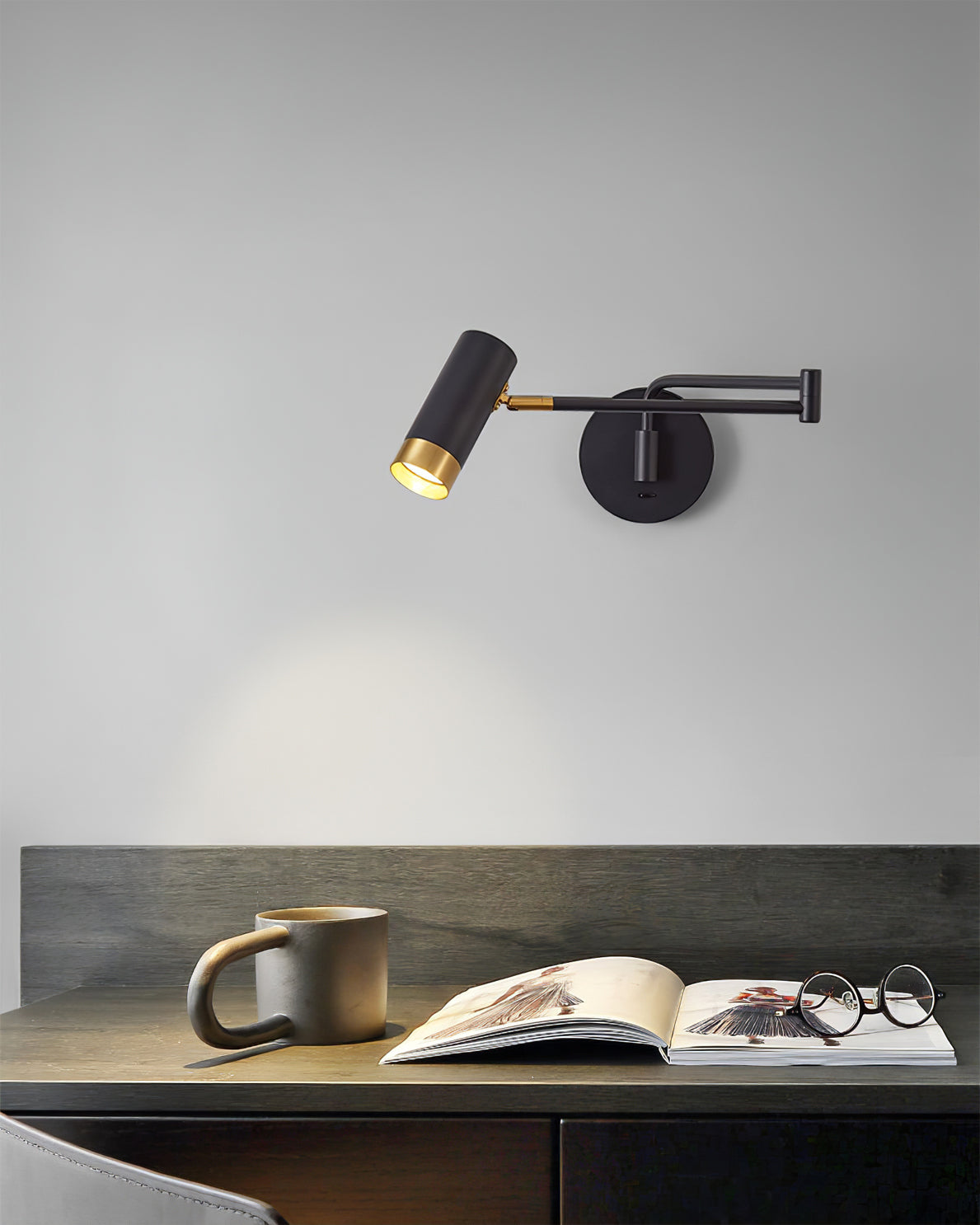 BowLift | FlexiLume – Adjustable Arm Wall Light for Versatile Illumination