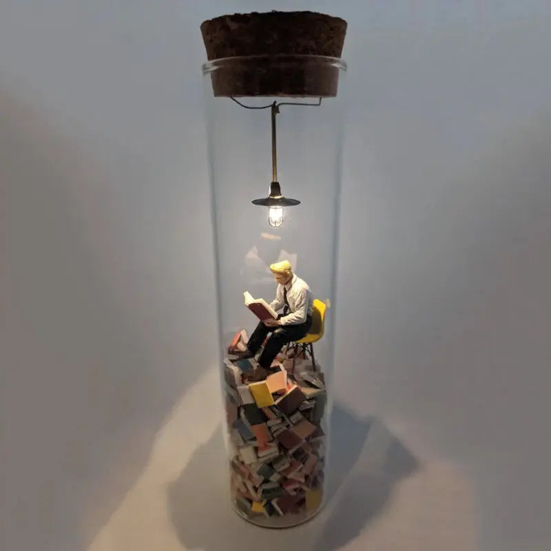 BowLift | Glass-Miniature-Diorama for Book Lovers