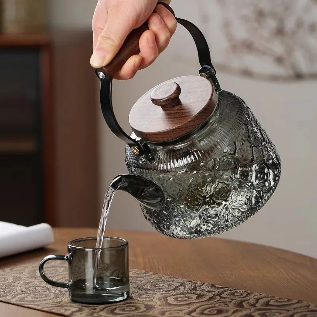 BowLift | Zoie Glass Teapot with Infuser – Heat-Resistant 1000ml Borosilicate Kettle with Wooden Handle