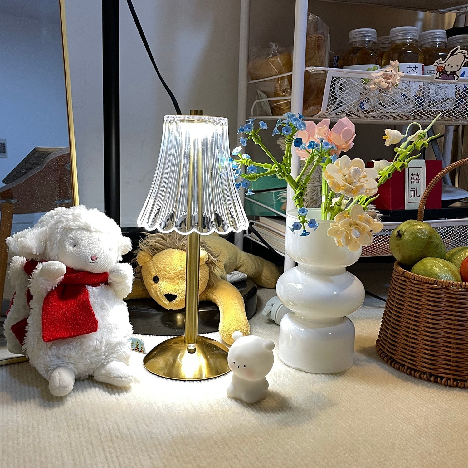 BowLift | RadiantGold – Elegant Portable Table Lamp