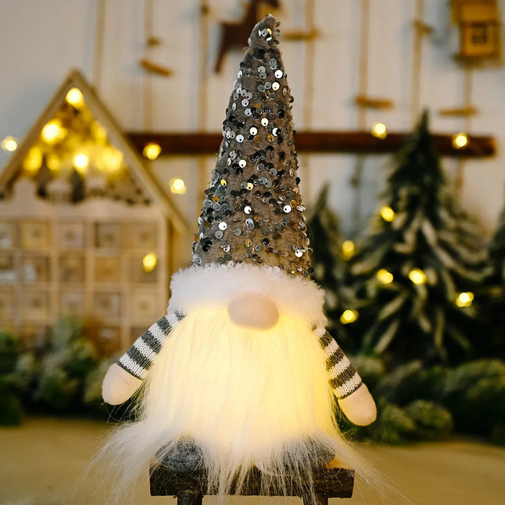 BowLift | Gloeiende Gnome Kerstboomversiering – Handgemaakte Decoratie met Warm LED-licht