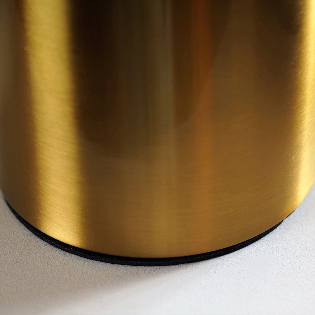 BowLift | Elegant Gold Table Lamp With LED, Scandinavian Design For Cozy Interior
