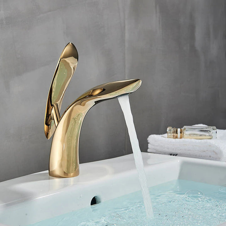 BowLift | Luxurious modern bathroom faucet