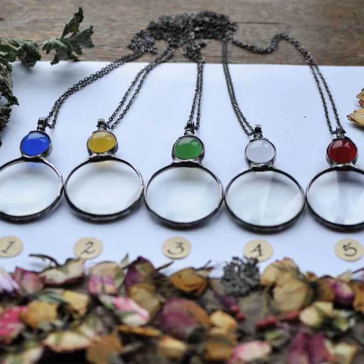 BowLift | Magnifying necklace