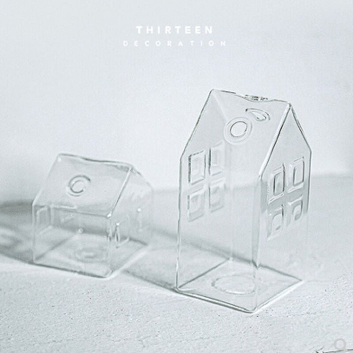BowLift | Simple Mini House Glass Flower Vase