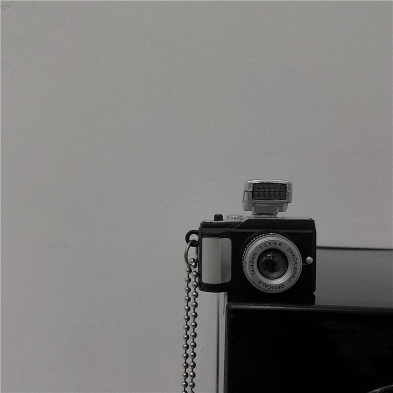 BowLift | Vintage Camera Shaped Flashlight Necklace