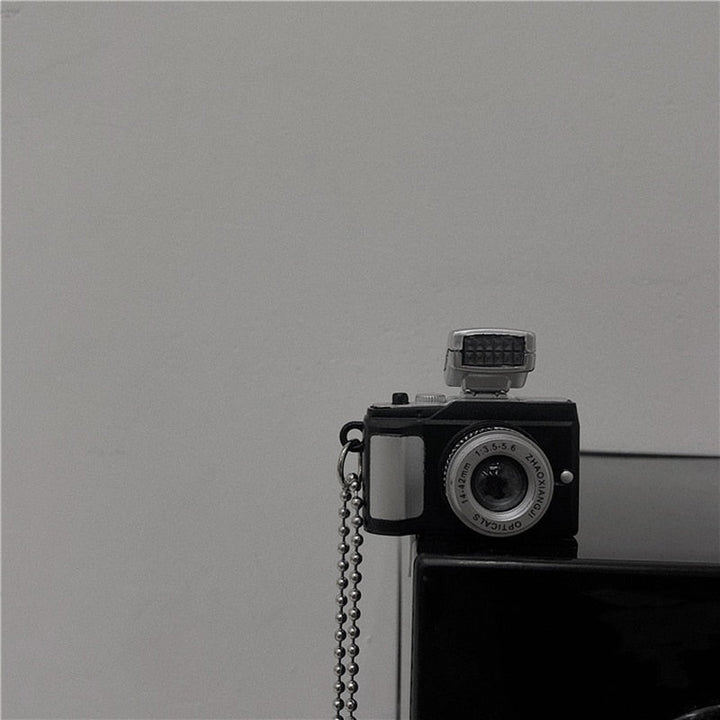 BowLift | Vintage Camera Shaped Flashlight Necklace