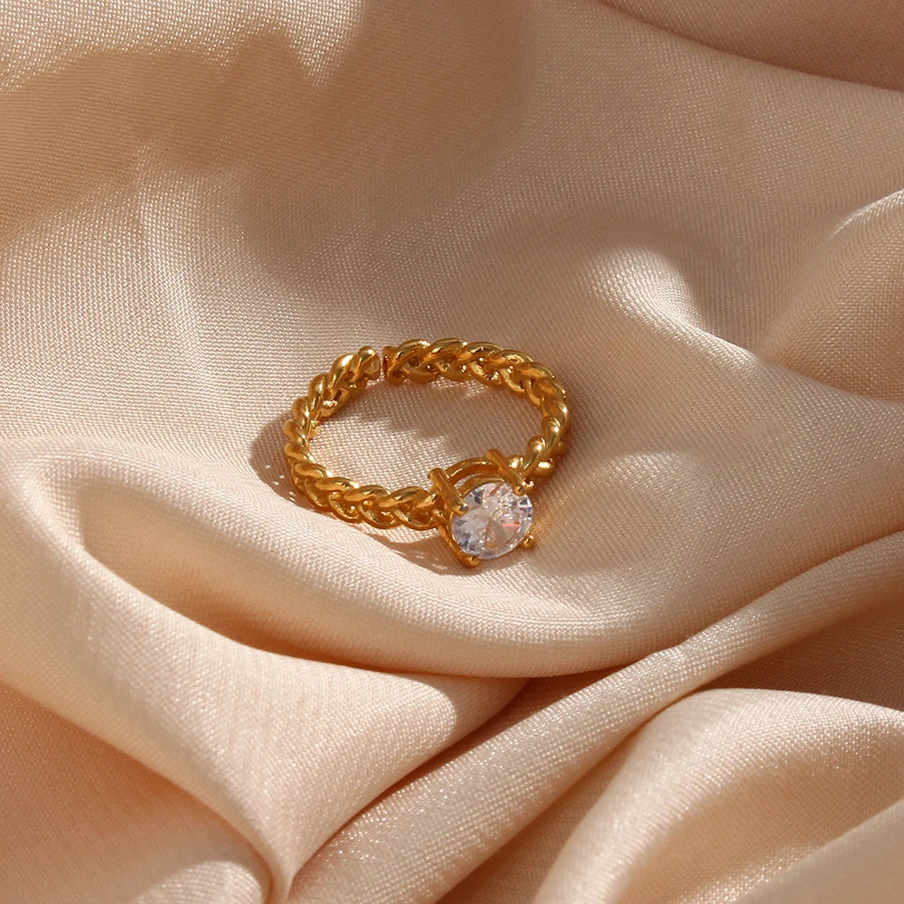 BowLift | Classy Woven Band Diamond Ring