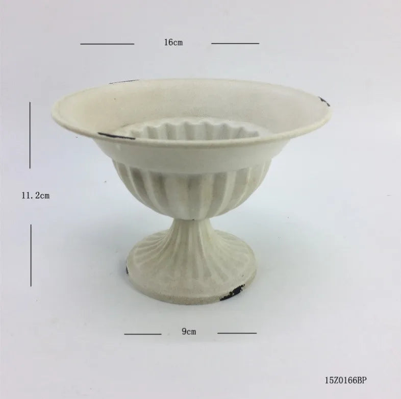 BowLift | European Vintage Chalice Vase Made of Iron