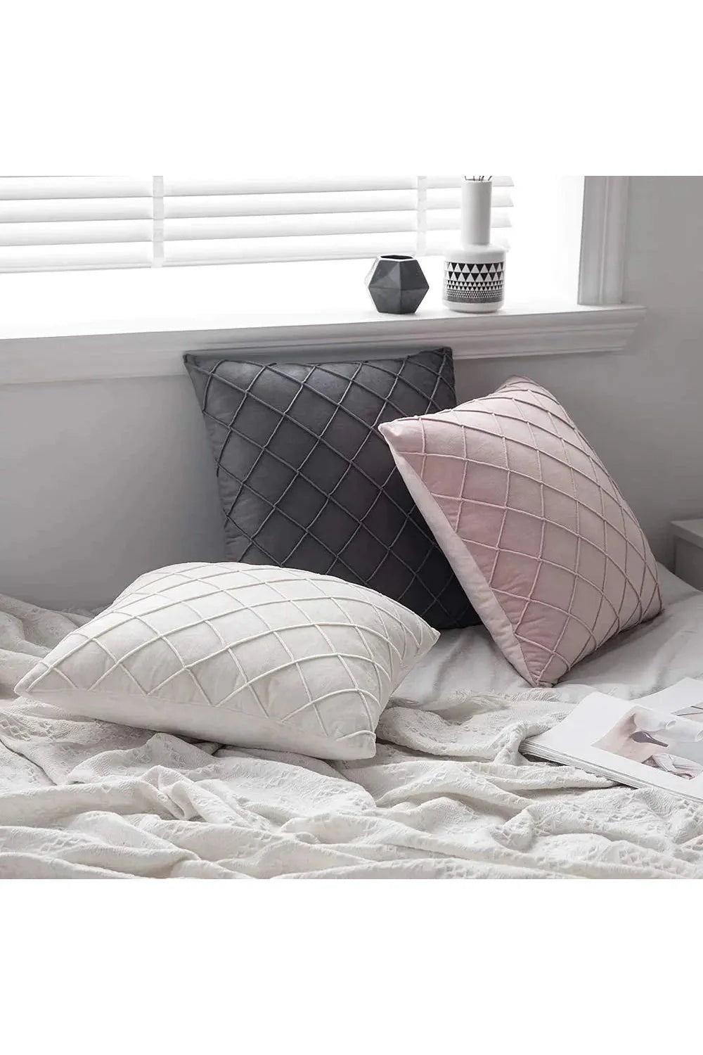 Velvet Decor Pillowcase | Bowlift
