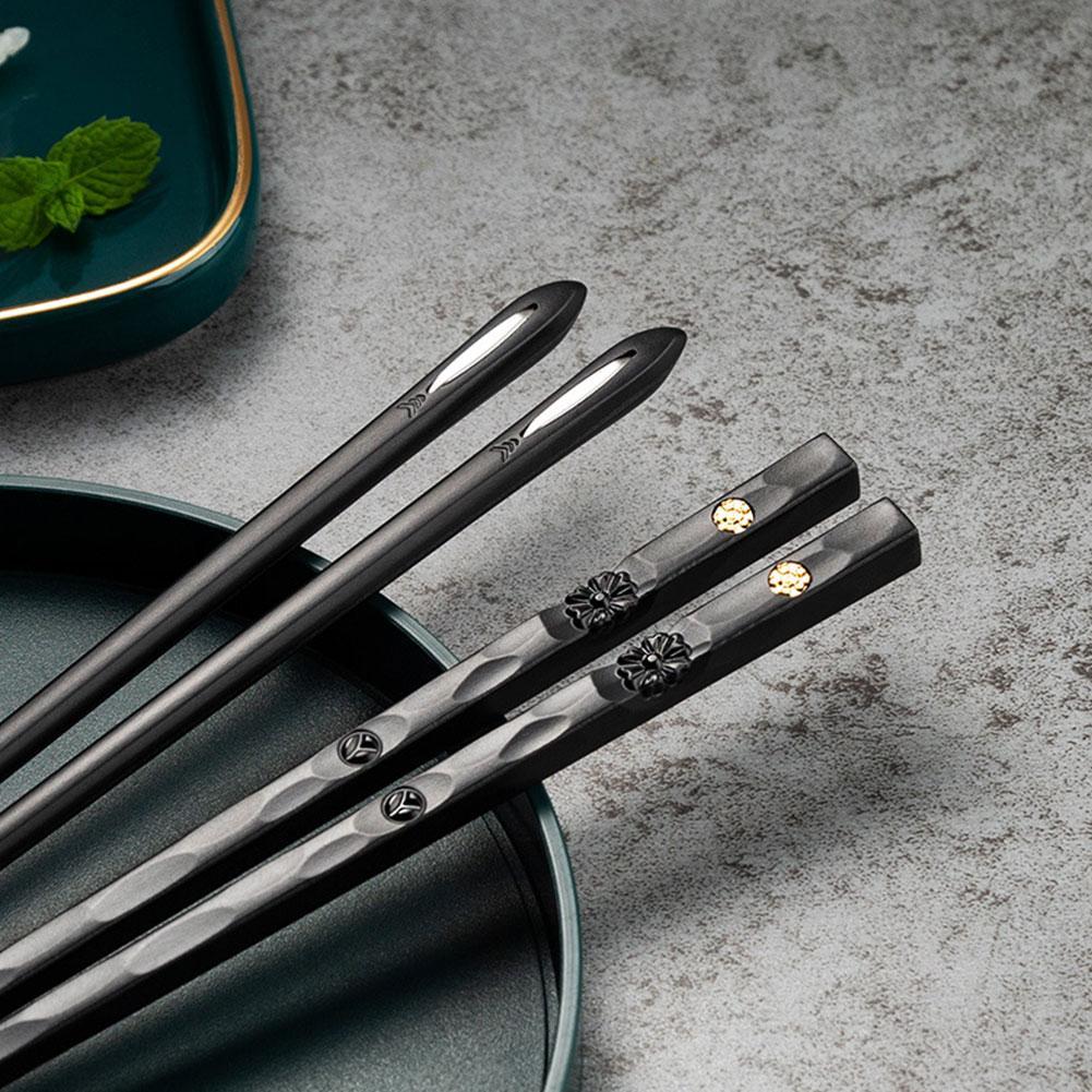 BowLift | Tradition and Class – Hand-Painted Chopsticks