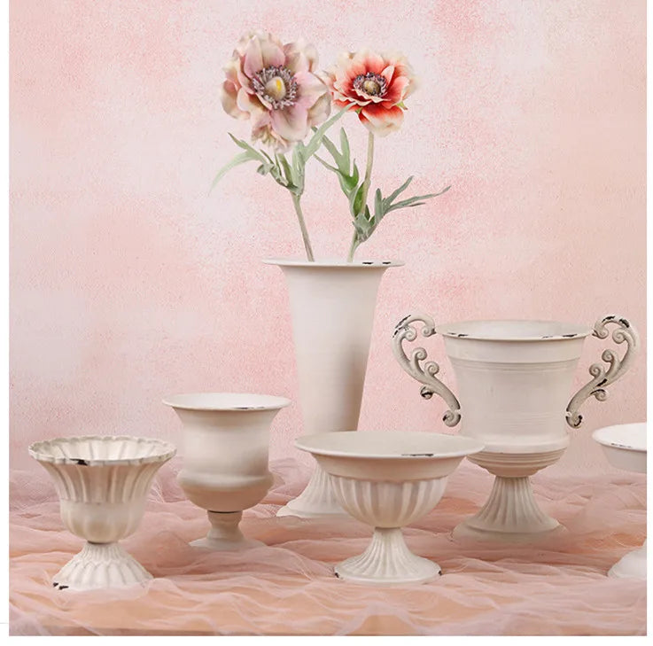 BowLift | European Vintage Chalice Vase Made of Iron