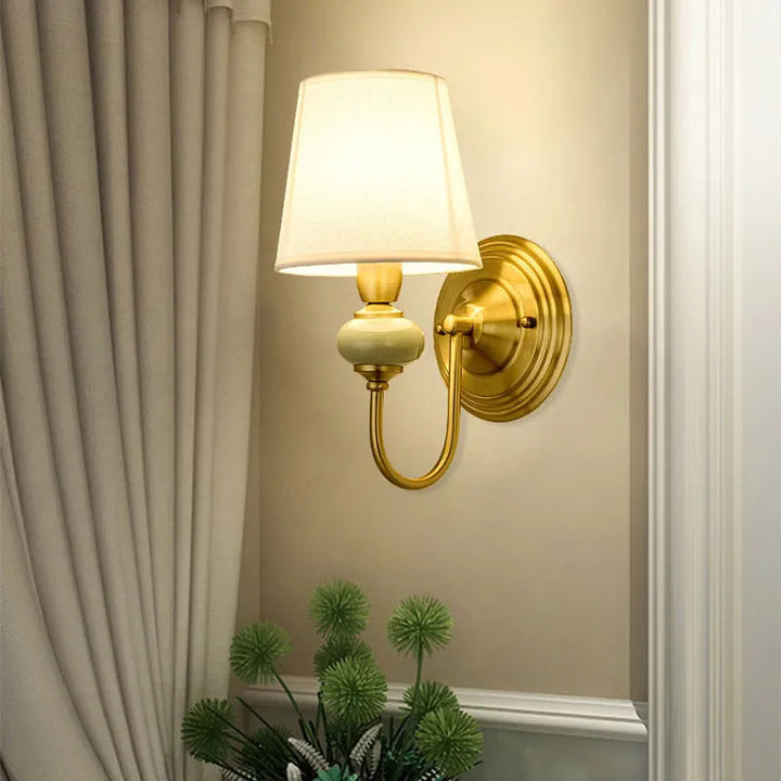 BowLift | BeamGlow – LED Wall Lamp with Stylish American Design