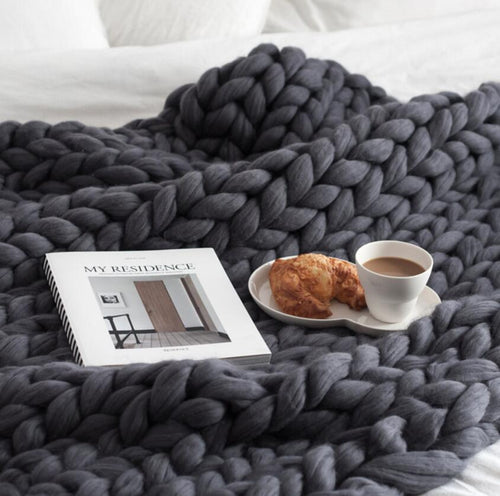 BowLift | Woven Blanket Soft and Elegant Accent for the Sofa