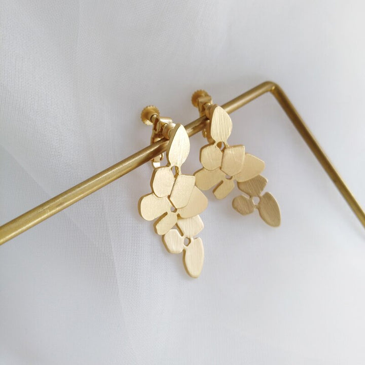 BowLift | Elegant Timeless Leaf Retro Earrings
