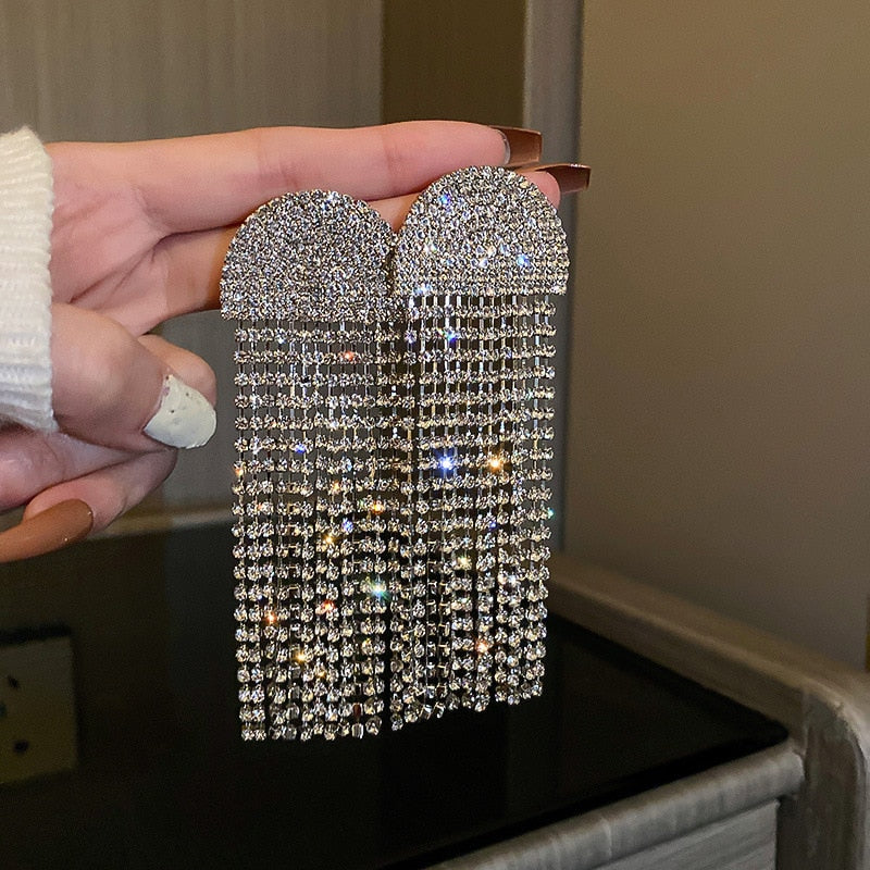 Breathtaking Statement Earrings | Give your Outfit the Perfect Touch Bowlift