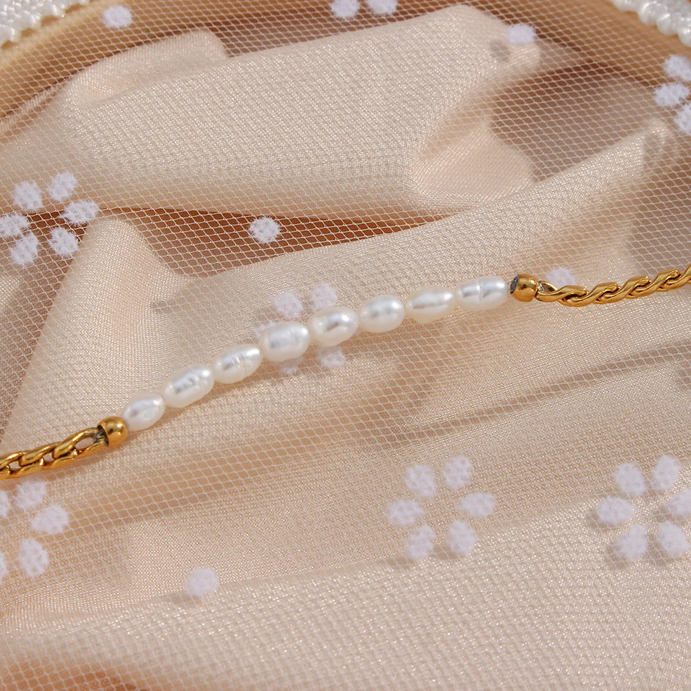 BowLift | Classic Twist Pearl Circle Lock Bracelet