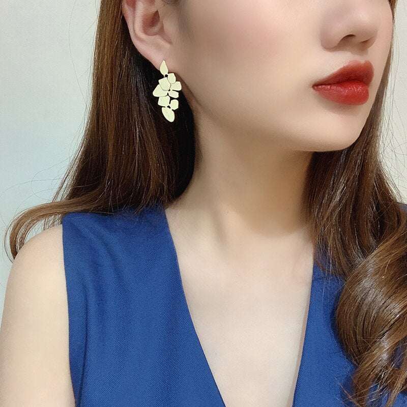 BowLift | Elegant Timeless Leaf Retro Earrings