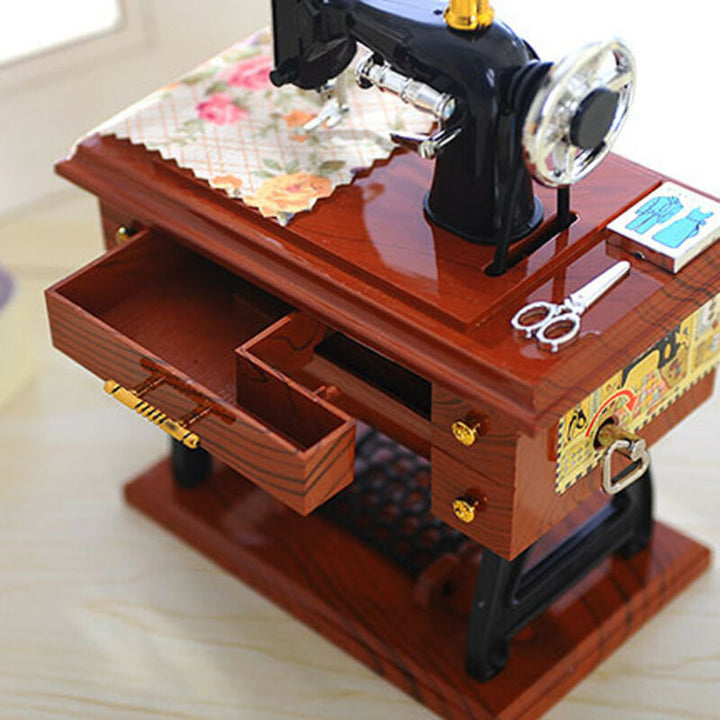 Mini Craft Retro Sewing Machine Decor | Bowlift