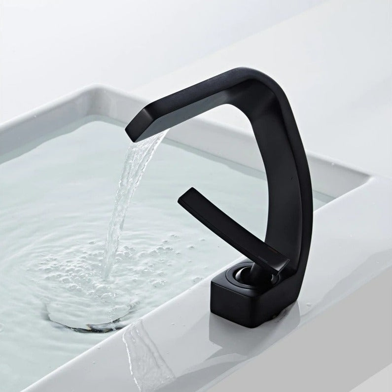 Everest - Modern Curved Faucet │ Daring and Refined Design | Bowlift