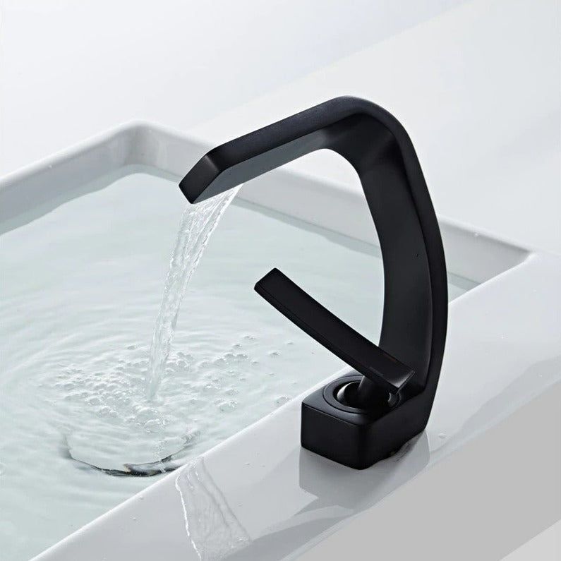 AquaArc Modern Kitchen Faucet Bowlift