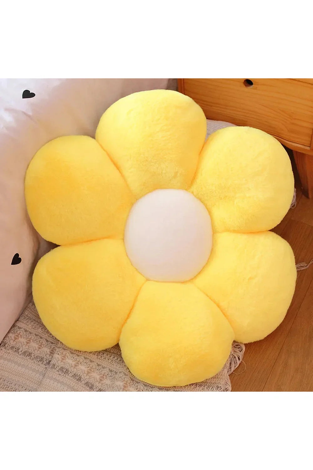 Daisy-shaped cushion | Bowlift