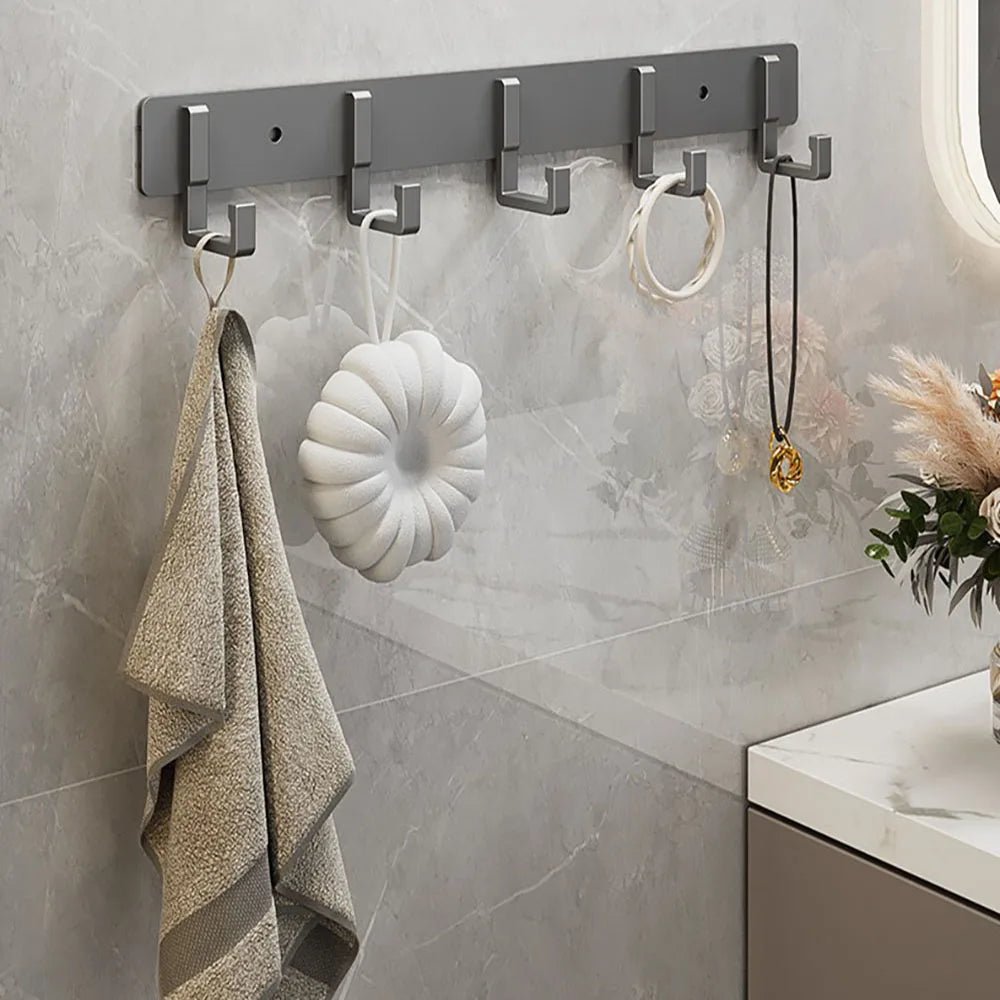 BowLift | Stable wall coat rack with black hooks for stylish organization