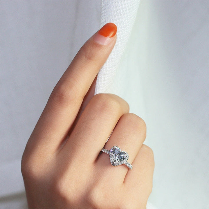 BowLift | Heart Zirconia Ring