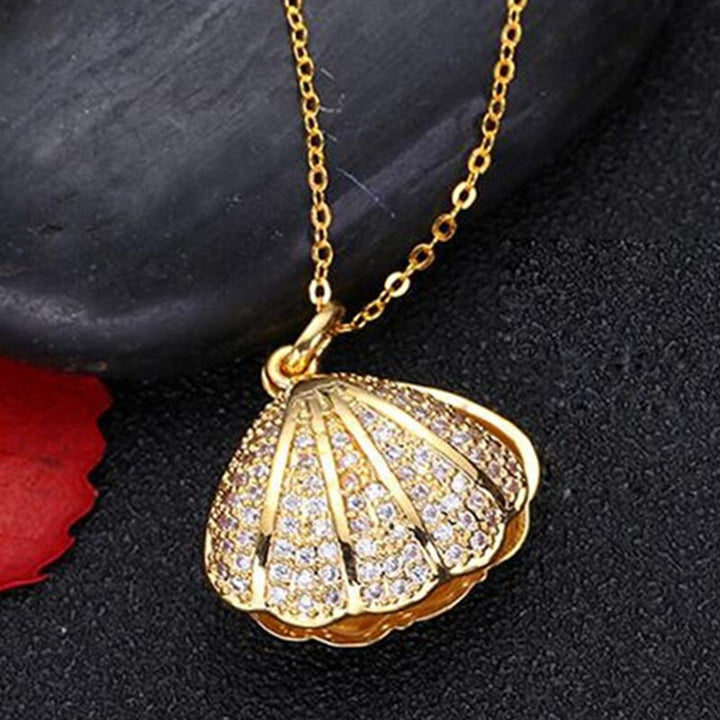 BowLift | Sea Charm Shell Pendant Necklace
