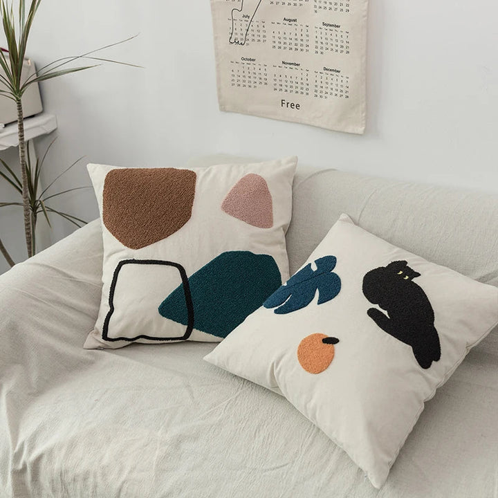 Black Cat & Garden Tufted Pillow Case | Bowlift
