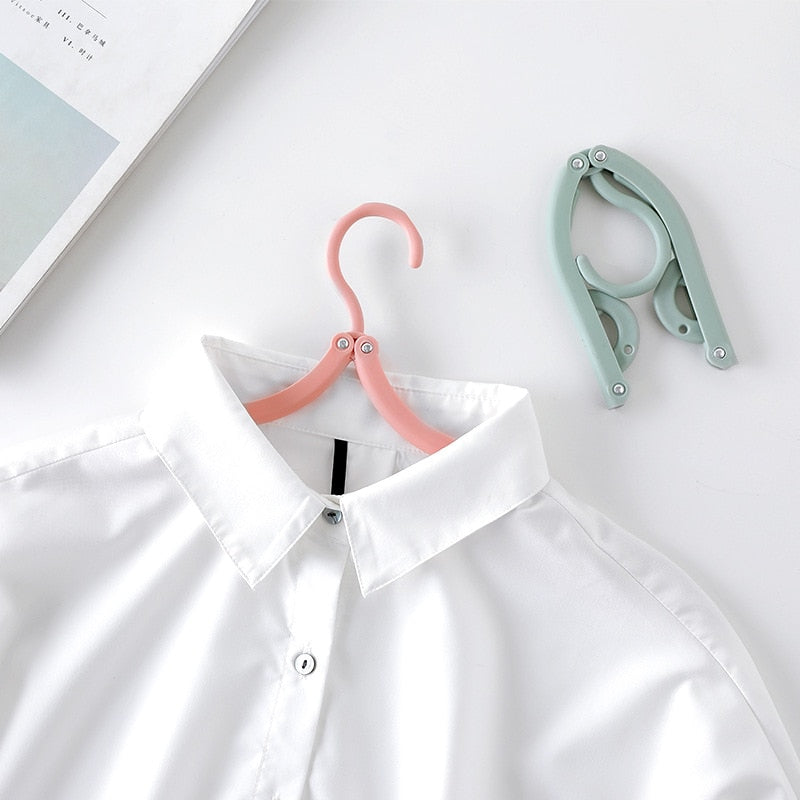 BowLift | Foldable hanger