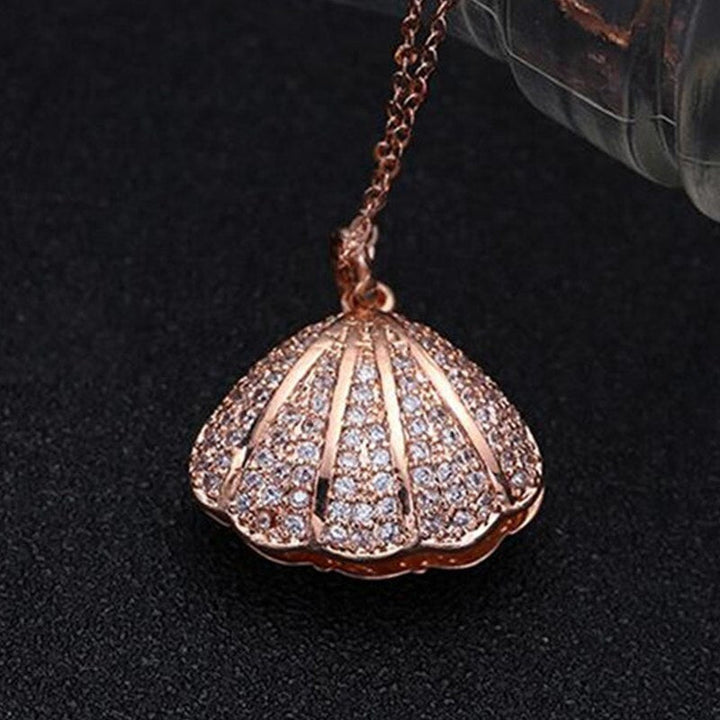 BowLift | Sea Charm Shell Pendant Necklace