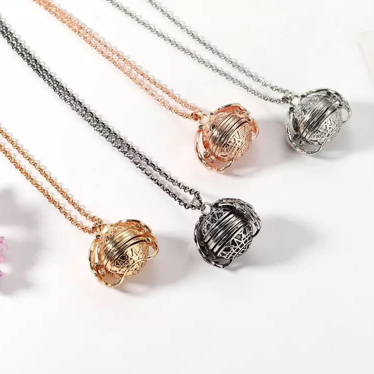 BowLift | Antique Angel Wings Photo Necklace